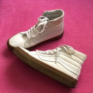 VANS sk8-Hi white with gum bottom